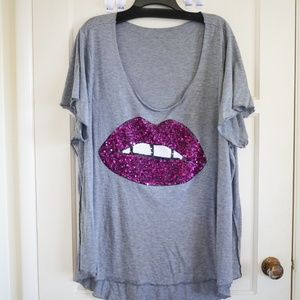TORRID SEQUIN PINK LIPS GRAY HIGH LOW SHIRT